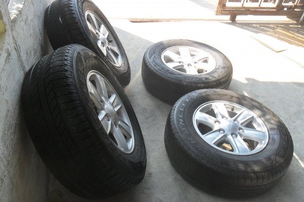 ล้อแม็ก16นิ้ว6รุ อีซูสุ พร้อมยาง สวยๆ 4 ล้อ ราคา 7900 บาท