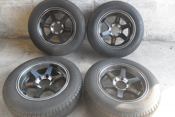 ล้อแม็ก17นิ้ว6รุ พร้อมยาง สวยๆ 4 ล้อ ราคา 8900 บาท