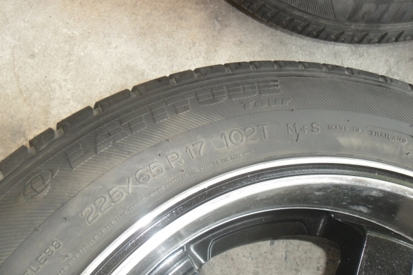 ล้อแม็ก17นิ้ว6รุ พร้อมยาง สวยๆ 4 ล้อ ราคา 8900 บาท