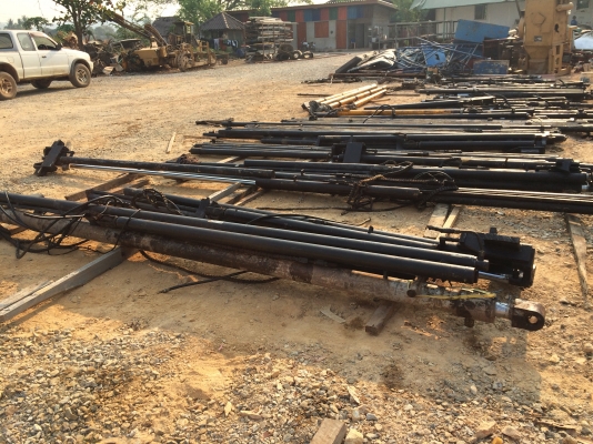 กระบอกไฮดรอลิก1.8-4เมตรหลายตัว