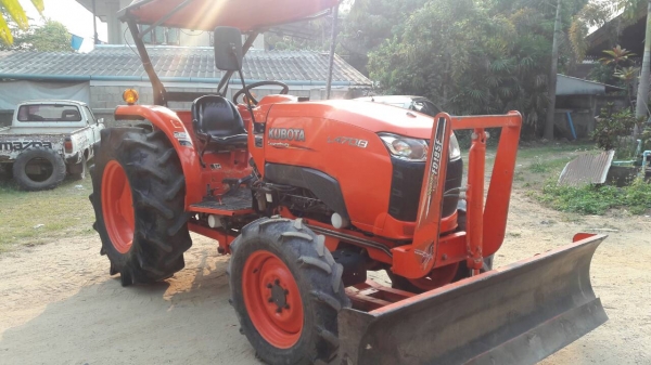 ขายรถไถ KUBOTA L4708 สภาพดีเดิมๆพร้อมใช้งาน อุปกรณ์ครบ 3 ชิ้นมีพร้อมดันหน้า ผานพรวนและ โรตารี่ ขายรถไถ KUBOTA L4708 สภาพดีเดิมๆพร้อมใช้งาน อุปกรณ์ครบ 3 ชิ้นมีพร้อมดันหน้า ผานพรวนและ โรตารี่