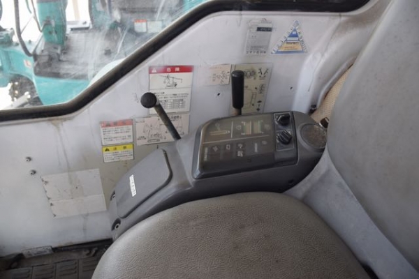 ขายรถแบคโฮ Komatsu PC27R-8สภาพสวยมาก สนใจติดต่อ 0818617480/line ID: Prechakong