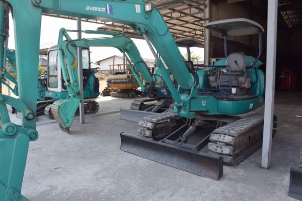 ขายรถแบคโฮ Komatsu PC40R-8 สภาพสวยมาก สนใจติดต่อ 0818617480/line ID: Prechakong