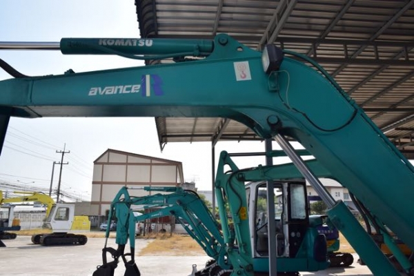 ขายรถแบคโฮ Komatsu PC40R-8 สภาพสวยมาก สนใจติดต่อ 0818617480/line ID: Prechakong