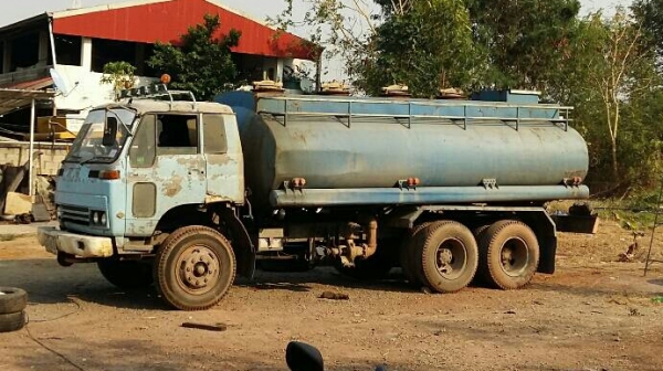 สิบล้อ1เพา อีซูชุ JCM165พ.เวอร์ ทิฟฟี ช่วงล่างใญ่-ไอ้หลง บรรทุกถังน้ำ 16,00ลิต อุปกรณ์ปั้มครบ พร้อมใช้งาน ทะเบียนพร้อมโอน