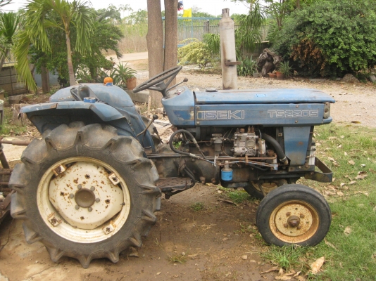 ขายด่วน Iseki TS2205 22แรง + ตัวตัดหญ้า