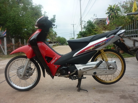 ขายเเฟ 100 ยูบล๊อก กับเวฟ 125 สองคัน 29999 บาท ขายเเฟ 100 ยูบล๊อก กับเวฟ 125 สองคัน 29999 บาท