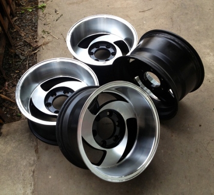 ขายล้อขอบ 15x8.5 ออฟ-34 6 รู ลายใบพัด 3 ก้าน ออฟลึก 4.5 นิ้ว *7500 บาทครับ