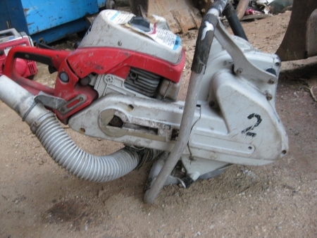 ขายถูกตามสภาพ-เครื่องตัดคอนกรีต Shindaiwa ตัวใหญ่ ไม่มีใบมีด มือสองตรงจากญี่ปุ่น ขายถูกตามสภาพ-เครื่องตัดคอนกรีต Shindaiwa ตัวใหญ่ ไม่มีใบมีด มือสองตรงจากญี่ปุ่น