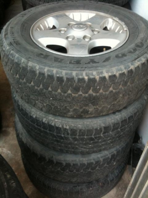 แม๊กพร้อมยาง อีซูซุ ขอบ 15 สภาพใช้อีกนานครับ ครบ 4 วง