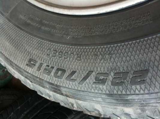 แม๊กพร้อมยาง อีซูซุ ขอบ 15 สภาพใช้อีกนานครับ ครบ 4 วง