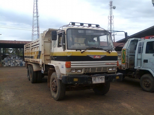 ขายด่วนรถสิบล้อสองเพลาดั้มพ์   HINO  FM  227NLD    มีระบบลากจูง สภาพเดิม  พร้อมใช้งาน