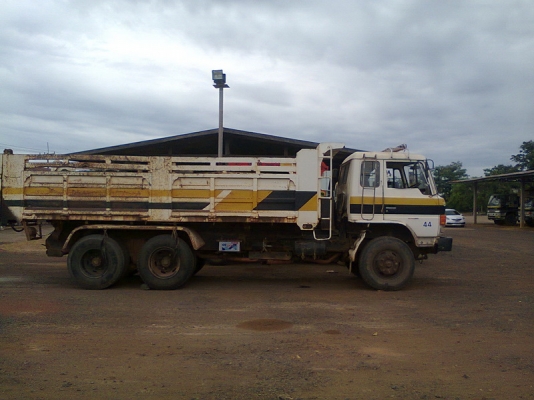 ขายด่วนรถสิบล้อสองเพลาดั้มพ์   HINO  FM  227NLD    มีระบบลากจูง สภาพเดิม  พร้อมใช้งาน