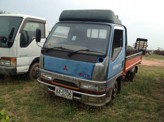 ขายถูก mitsubishi canter กระบะคาร์โก้ เครื่อง M40 100 แรงม้า 6 ล้อเล็กครับทะเบียนพร้อม