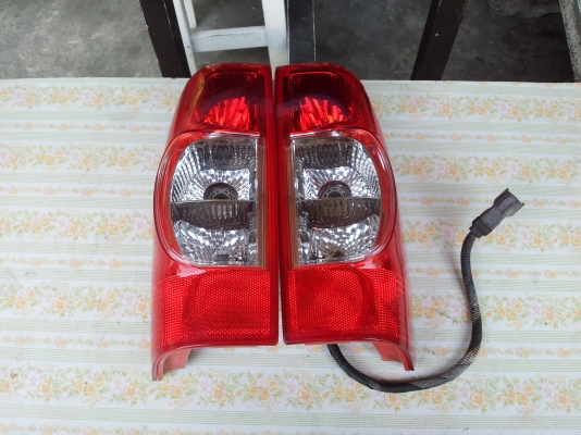 โคมไฟเบรคและไฟเบรคหลังคา D max โกลด์ซีรี่ แพลททินั่ม แท้เดิมๆ