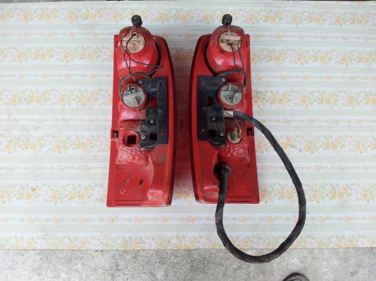 โคมไฟเบรคและไฟเบรคหลังคา D max โกลด์ซีรี่ แพลททินั่ม แท้เดิมๆ