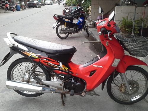 wave 125 s ปี 47 สีแดง ดำ กุญแจใหญ่ เครื่องเดิม แน่นๆ เอกสารครบ wave 125 s ปี 47 สีแดง ดำ กุญแจใหญ่ เครื่องเดิม แน่นๆ เอกสารครบ