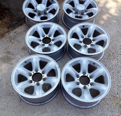 ขายล้อเล็บเหยี่ยวแท้ isuzu สภาพเดิมๆ ดุมเดิม มี 2 ชุดครับ