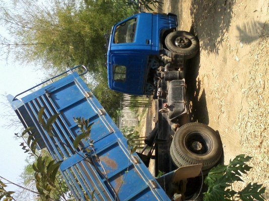 ุ6 ล้อ อีซูซุ ดั้ม  หลัง F มือเดียว