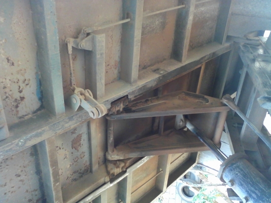 ุ6 ล้อ อีซูซุ ดั้ม  หลัง F มือเดียว