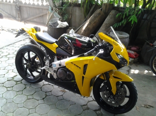 ต้องการหาซื้อ VFR 400