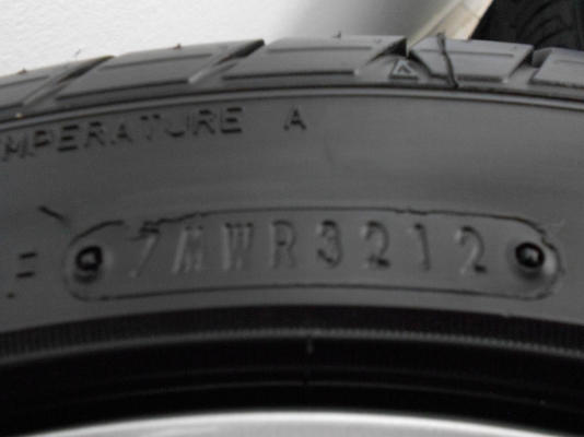ขายล้อแม็ก มาสด้า 2 ตัวท็อป ขอบ 16 พร้อมยางปี 12 ขายล้อแม็ก มาสด้า 2 ตัวท็อป ขอบ 16 พร้อมยางปี 12