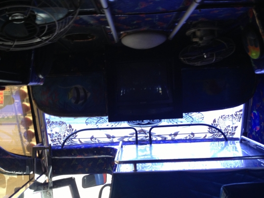 ขายรถบัสพัดลม แชสซีเบนซ์ เครื่องนิสสัน PE6 275HP 6 สูบ