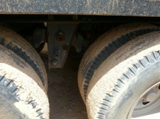 รถอิซูซุ 10 ล้อดั๊ม FXZ  320 แรงม้า  ปี 49  ( ขายแม่ลูก )  สนใจติดต่อ 081 - 6079515