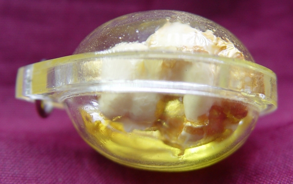 กุมารอุ้มถุงทอง กุมารอุ้มถุงทอง