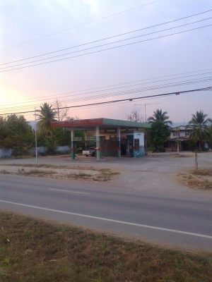 ขายบ้านพร้อมที่ดิน ติดถนนมะลิวรรณ8เลน 5ไร่ 2งาน หน้ากว้างประมาณ29เมตร