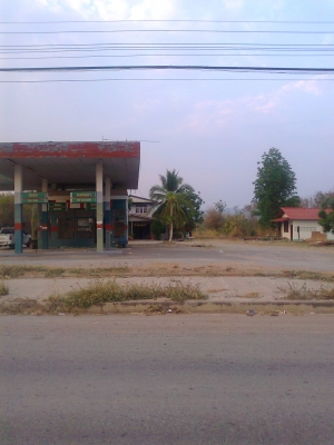 ขายบ้านพร้อมที่ดิน ติดถนนมะลิวรรณ8เลน 5ไร่ 2งาน หน้ากว้างประมาณ29เมตร