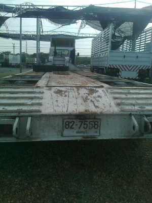 หางโลเบท ของUSA ยาว12เมตร กว้าง3เมตร2คาน ยาง80\% หางโลเบท ของUSA ยาว12เมตร กว้าง3เมตร2คาน ยาง80\%