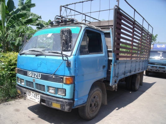 ขาย Isuzu NKR 6ล้อ รถห้าง ยาว4.50ม. ปี92.