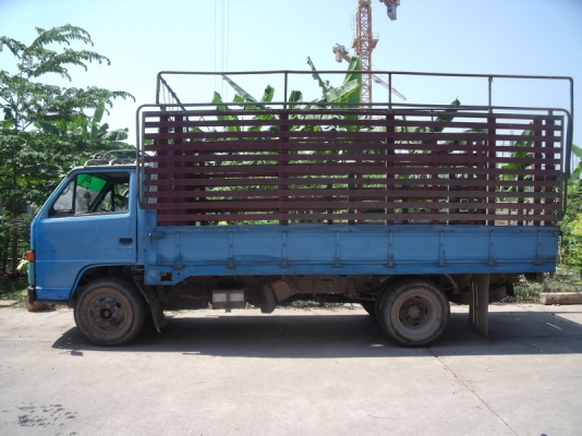 ขาย Isuzu NKR 6ล้อ รถห้าง ยาว4.50ม. ปี92.