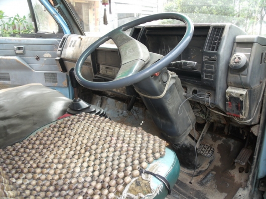 ขาย Isuzu NKR 6ล้อ รถห้าง ยาว4.50ม. ปี92.