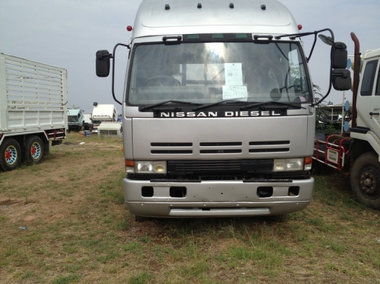 อีกคันครับ 10 ล้อหัวลาก NISSAN UD เครื่อง RE8  315 แรงม้าเป็นระบบน้ำมันเครื่องดีคัชซีสวยราคาถูกพร้อมทะเบียน สนใจโทรเลยครับ