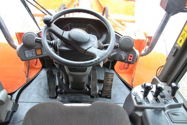 HITACHI  ZW 220  SN  00350