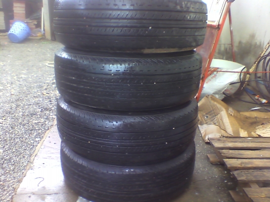 ยางบริสโตน215-70-R15 2500