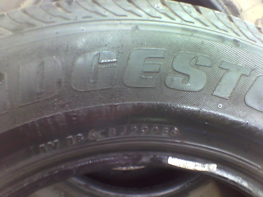 ยางบริสโตน215-70-R15 2500