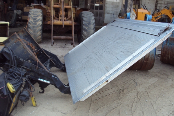 ฝาท้ายไฮโดลิค อลูมิเนียม สำหรับติด 6 ล้อ