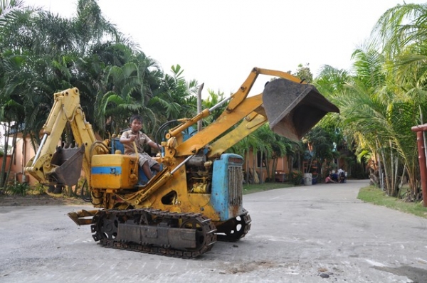 ขายรถหน้าตักหลังขุด KOMATSU D10S ขายรถหน้าตักหลังขุด KOMATSU D10S