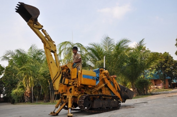 ขายรถหน้าตักหลังขุด KOMATSU D10S