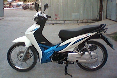 wave110iตัวใหม่ปี54รถบ้านเครื่องดีแน่นๆสีสวยวิ่งน้อยภาษีไม่ขาด