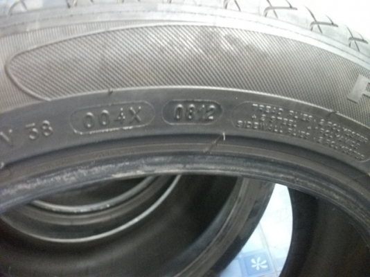 ขายยาง Michelin  215/50R17 สัปดาที่ 33 ปี 2010 ขายยกชุด 4 เส้น 3300 โทร  0875800722