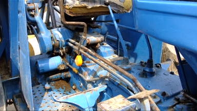 ขายรถไถฟอร์ด 6600 ตัวสุดท้าย เป็น 6610 ตัวแรก เสื้อลาย  เอกส่นพร้อมโอน ภาษีขาด27 กพ 2557 ปีหน้า รถไม่เคยทำสี สีออกห้าง ช รังสิต