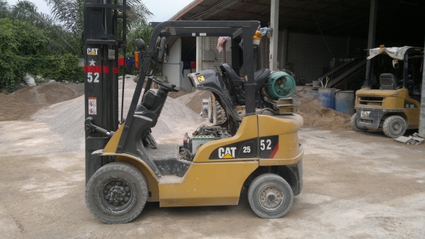 ขายด่วน รถฟอร์คลิฟต์ 2.5 CAT ใช้แก็ส100\% 320000