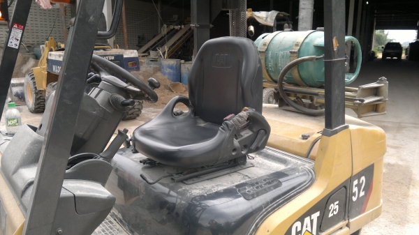 ขายด่วน รถฟอร์คลิฟต์ 2.5 CAT ใช้แก็ส100\% 320000