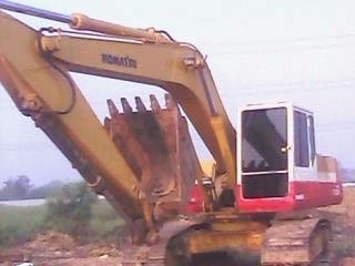 KOMATSU PC200-5ตูดแดงคอนโทรนสั้น ไฟฟ้าครบ KOMATSU PC200-5ตูดแดงคอนโทรนสั้น ไฟฟ้าครบ
