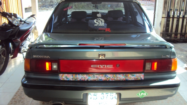 ซีวิคท้ายแดงสภาพดีพร้อมใช้ LPG  แล้ว ประหยัดมาก