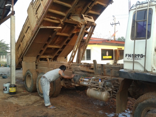 ขาย MITSUBISHI FUSO 527  195 แรงม้า เครื่อง 6D 16 จัดได้ 600000 บาท